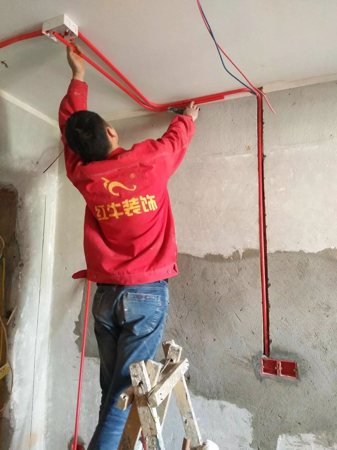 南京龍蟠花苑90㎡現(xiàn)代輕奢--老房升級改造，變身時尚精致家！26水電施工