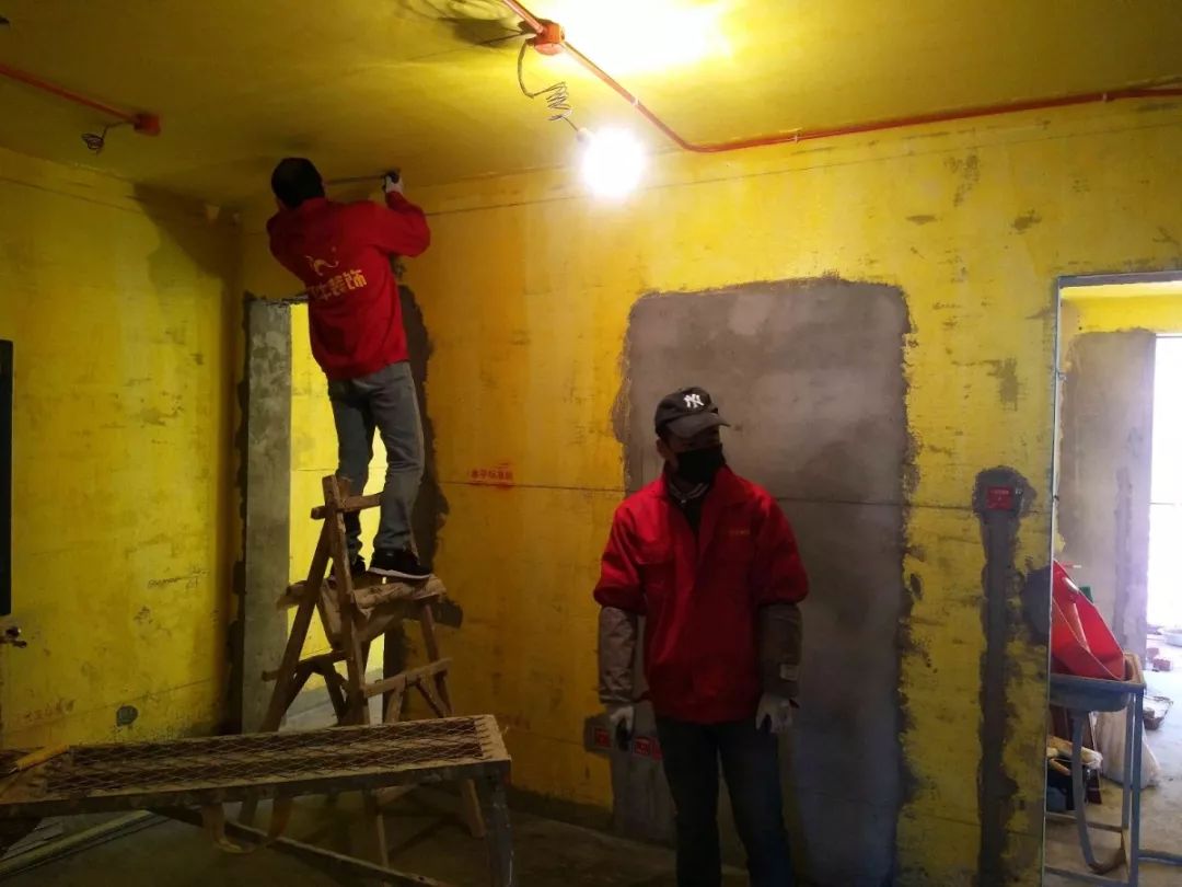 南京龍蟠花苑90㎡現(xiàn)代輕奢--老房升級改造，變身時尚精致家！30瓦木施工