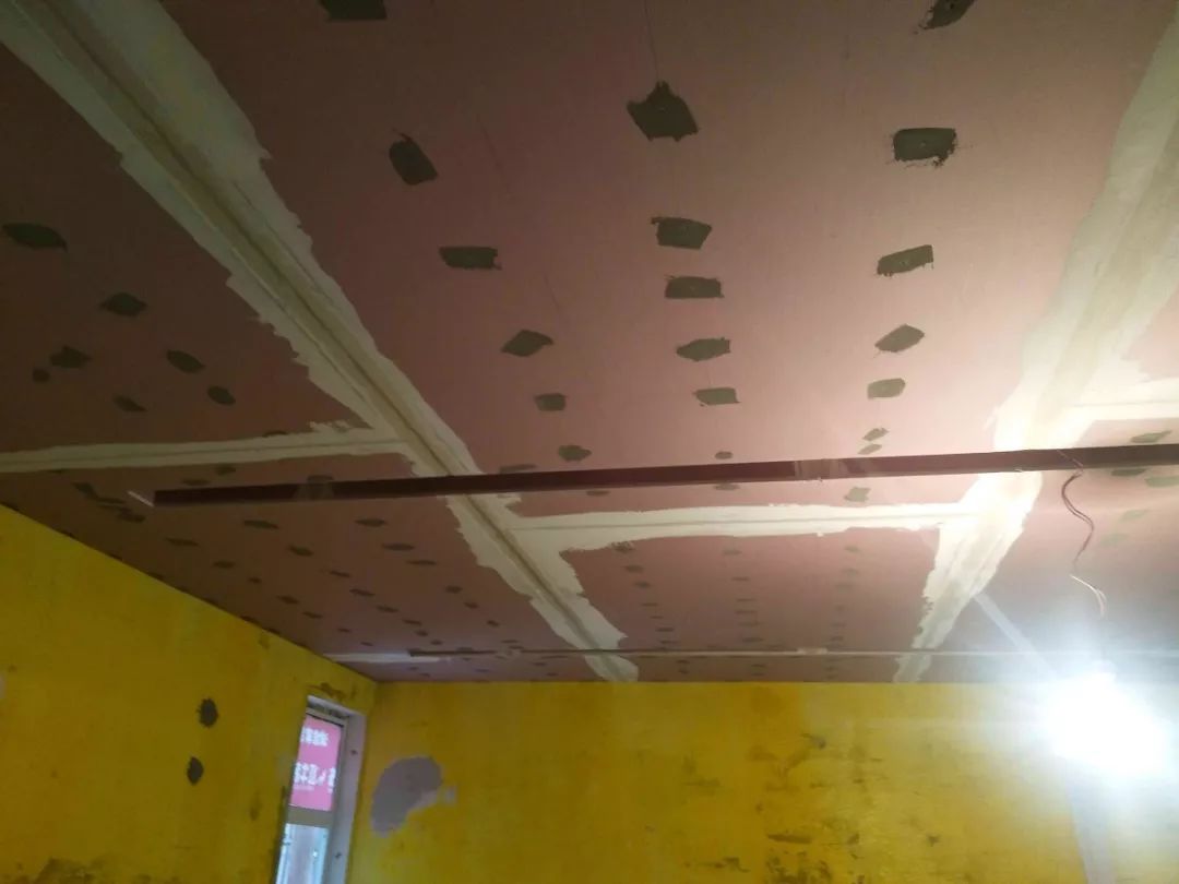 南京龍蟠花苑90㎡現(xiàn)代輕奢--老房升級改造，變身時尚精致家！35油漆施工