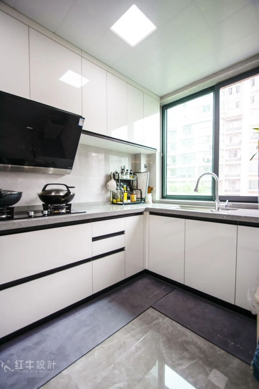 最美畢業(yè)照 ⑥--簡(jiǎn)美不一定是深色系，也可以這樣清爽哦！07廚房