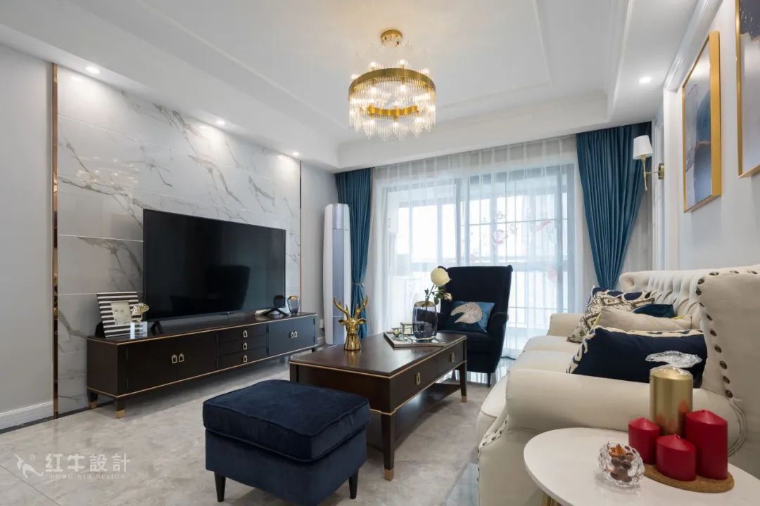 85后夫婦的美式輕奢家，起名“海藍之謎”！06客廳背景墻