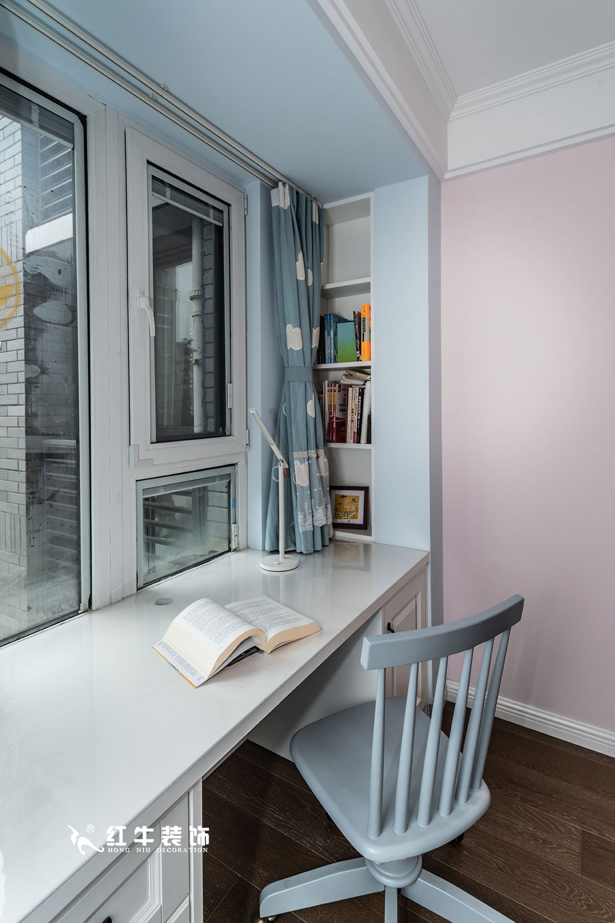 +logo_魏明花_華府國際-117㎡-簡美風(fēng)格（3室2廳2衛(wèi)，全包16萬）14兒童房書桌壁龕_華府-2