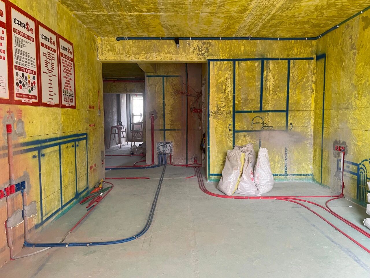 九月秋意漸濃，南京紅牛裝飾工地巡檢步履不停，只為兌現(xiàn)品質(zhì)承諾！