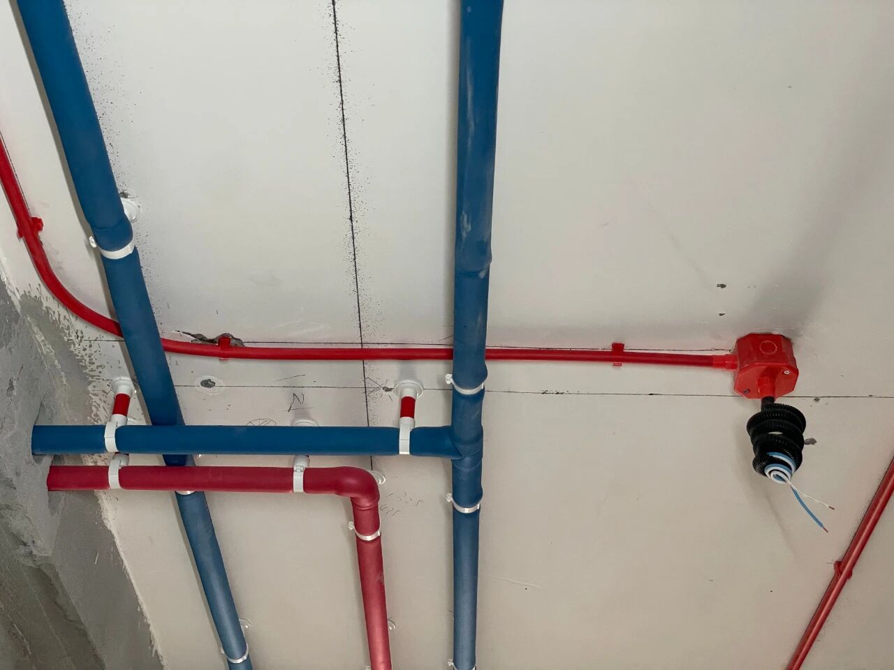 工地巡檢：雙節(jié)同慶，品質(zhì)同行，嚴(yán)把每一道工序，用心守護(hù)夢想家！