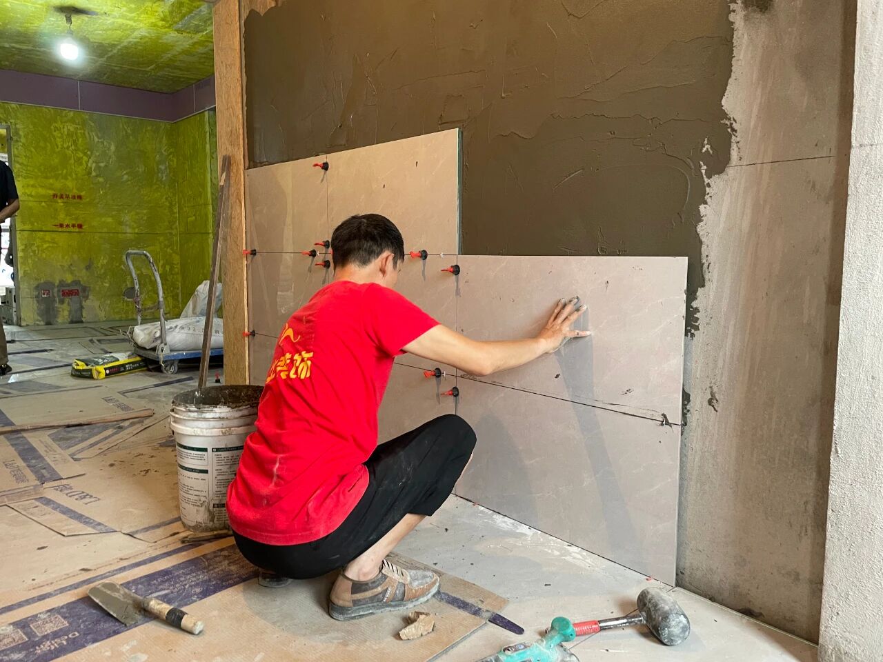 工地巡檢：雙節(jié)同慶，品質(zhì)同行，嚴(yán)把每一道工序，用心守護(hù)夢想家！